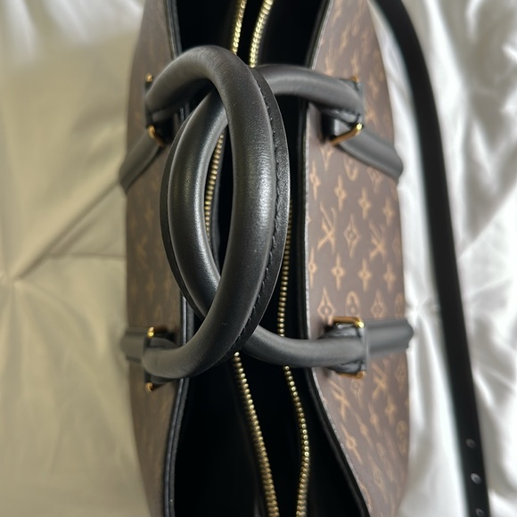 Soufflot MM Tote monogram canvas - Picture 10 of 16